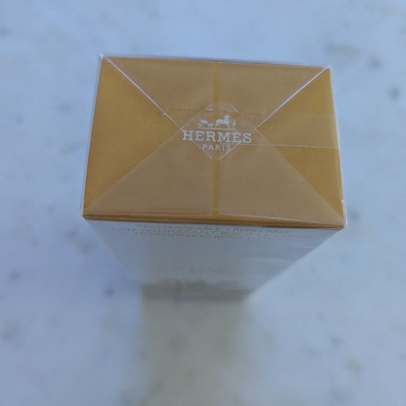 Hermès Un Jardin a Cythere Moisturizing Body Lotion 6.5oz - Picture 2 of 5